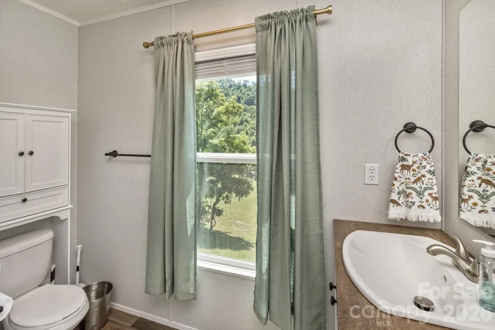 27 Spuds Lane Weaverville, NC 28787