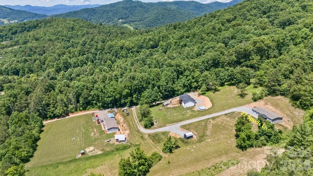 27 Spuds Lane Weaverville, NC 28787