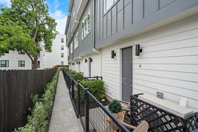 2505 Bluebonnet Avenue #4 Austin, TX 78704