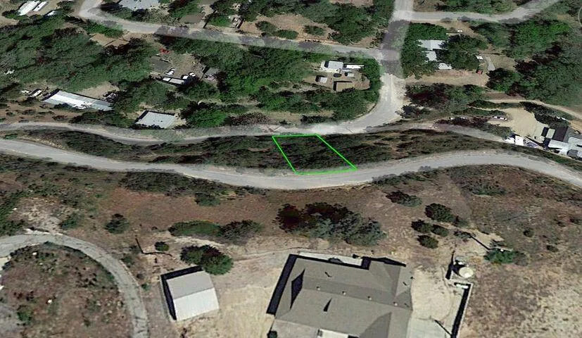 Austin Way / Lakeshore Rd Lake Hughes, CA 93532