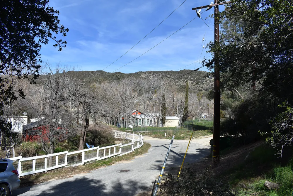 Austin Way / Lakeshore Rd Lake Hughes, CA 93532
