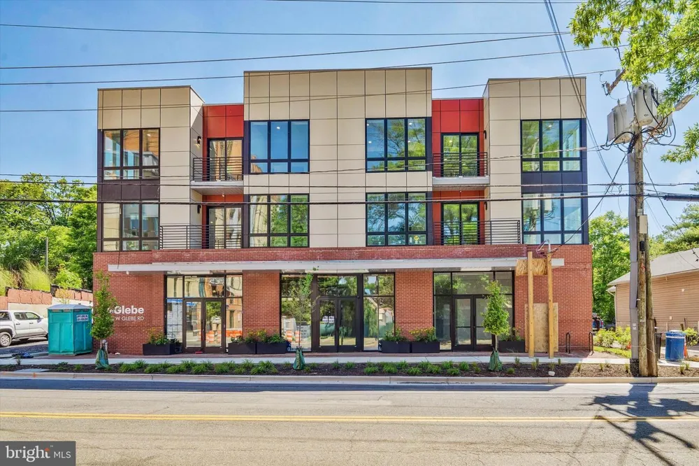 228 GLEBE ROAD W #301 Alexandria, VA 22305
