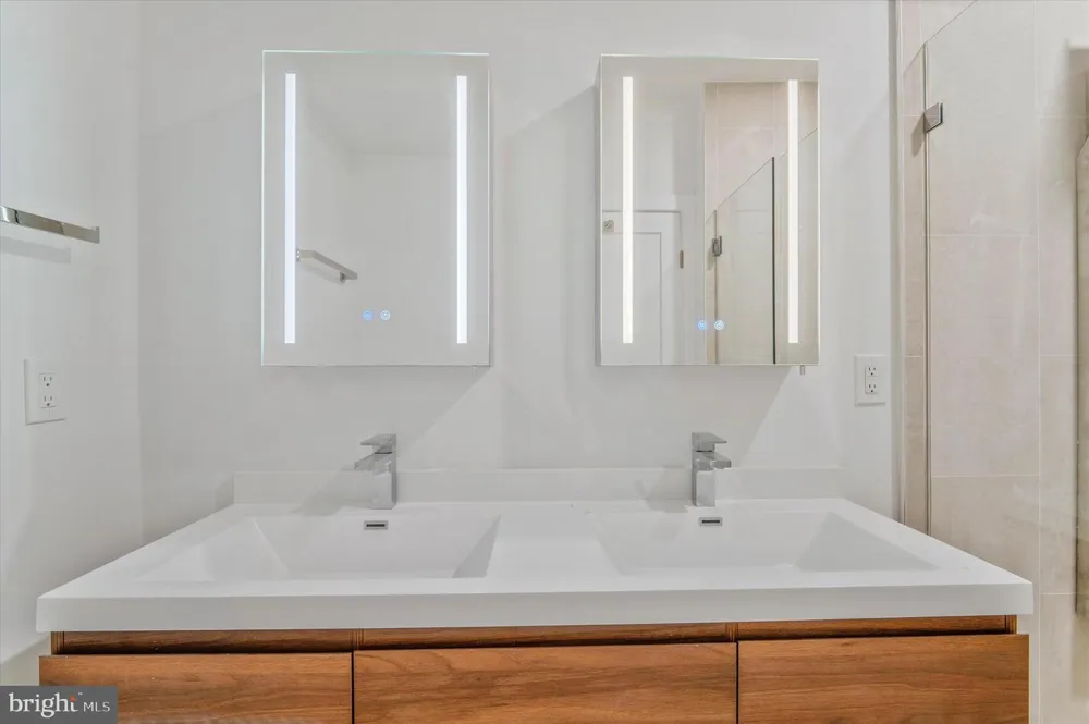 228 GLEBE ROAD W #301 Alexandria, VA 22305