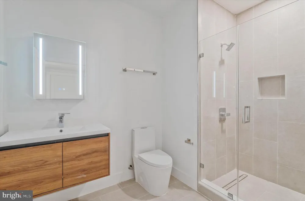 228 GLEBE ROAD W #301 Alexandria, VA 22305