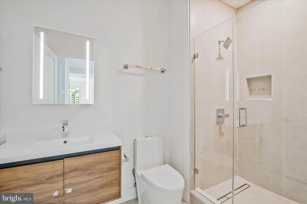 228 GLEBE ROAD W #301 Alexandria, VA 22305