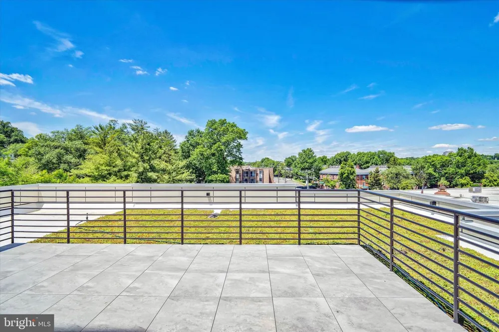 228 GLEBE ROAD W #301 Alexandria, VA 22305