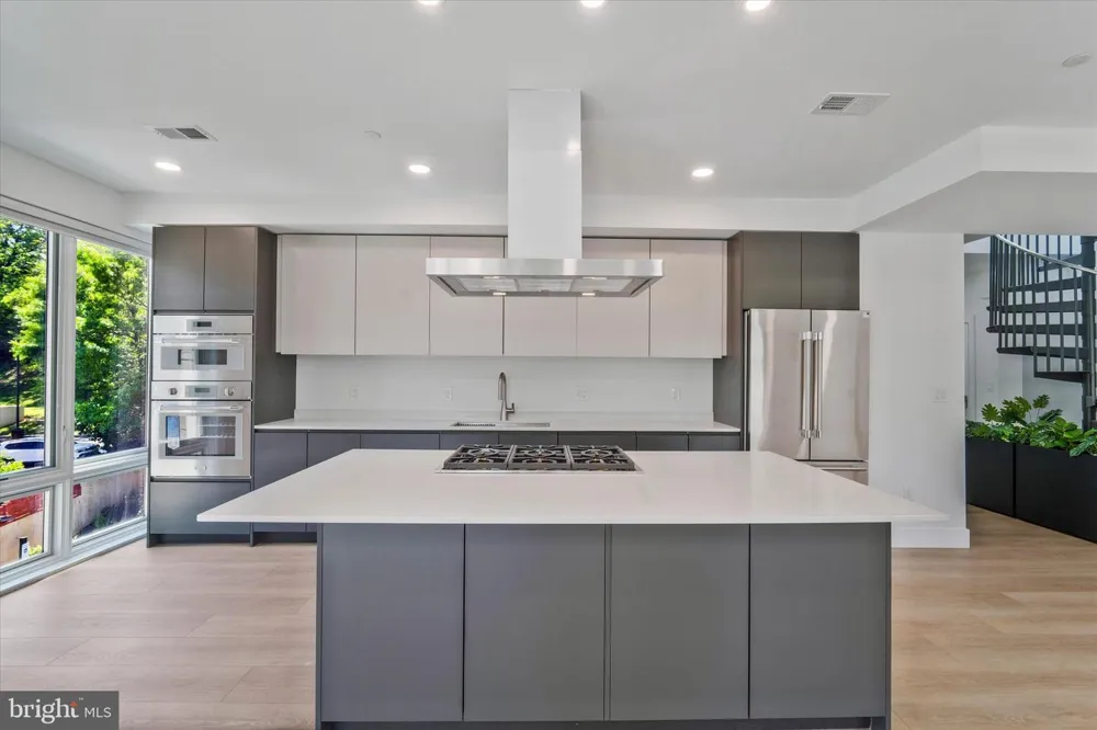 228 GLEBE ROAD W #301 Alexandria, VA 22305