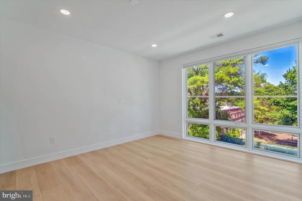 228 GLEBE ROAD W #301 Alexandria, VA 22305