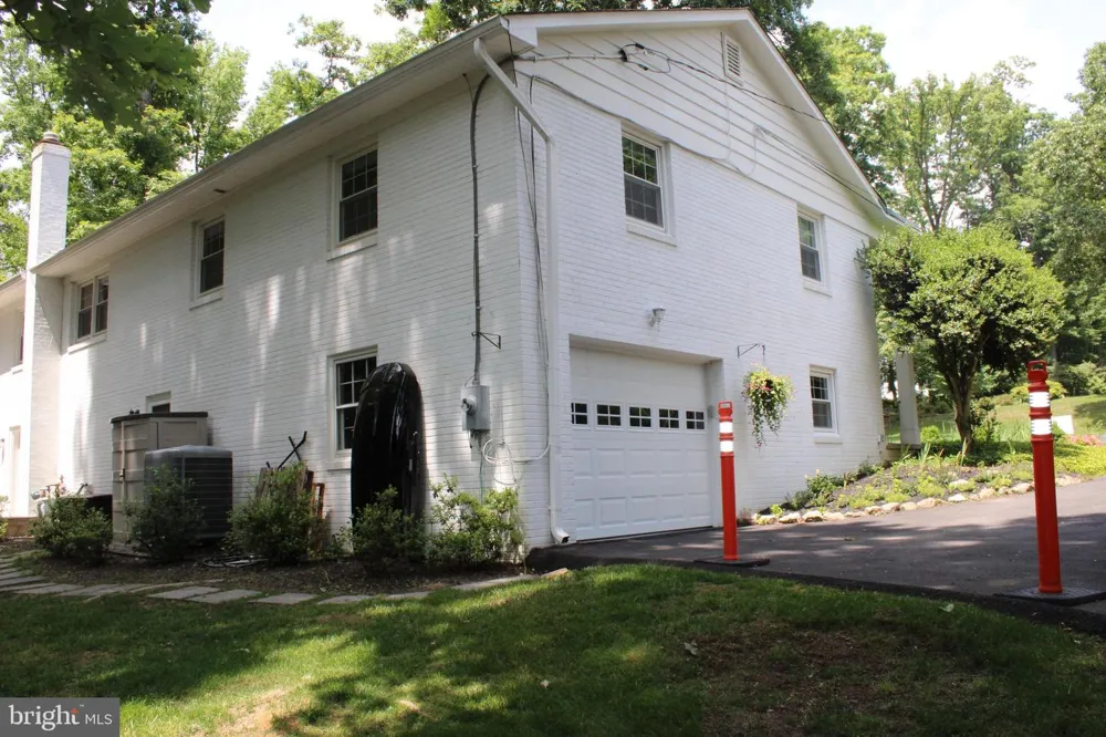 3606 BARKLEY DRIVE Fairfax, VA 22031