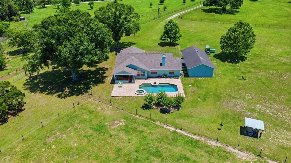 1200 HART ROAD Geneva, FL 32732