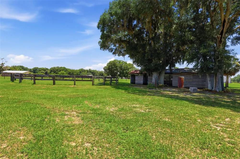 1200 HART ROAD Geneva, FL 32732
