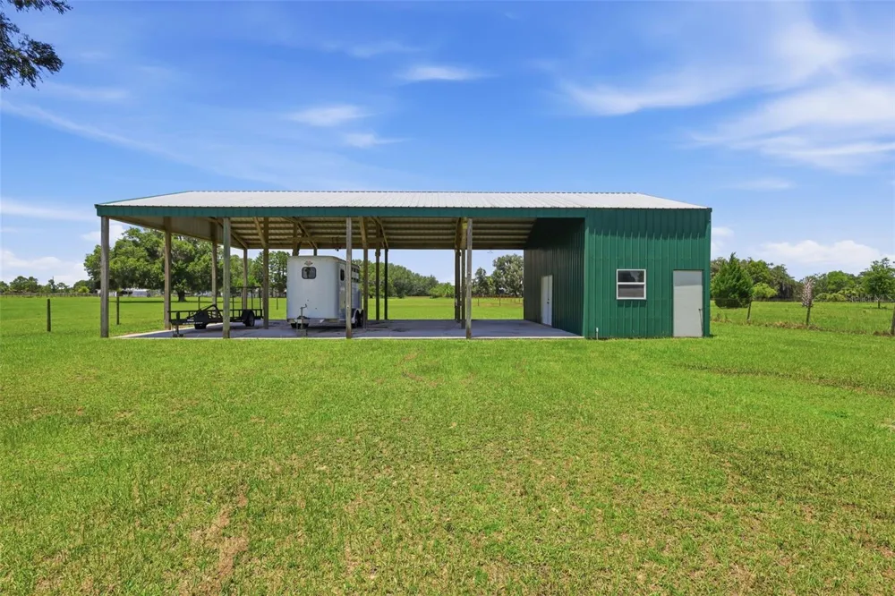 1200 HART ROAD Geneva, FL 32732