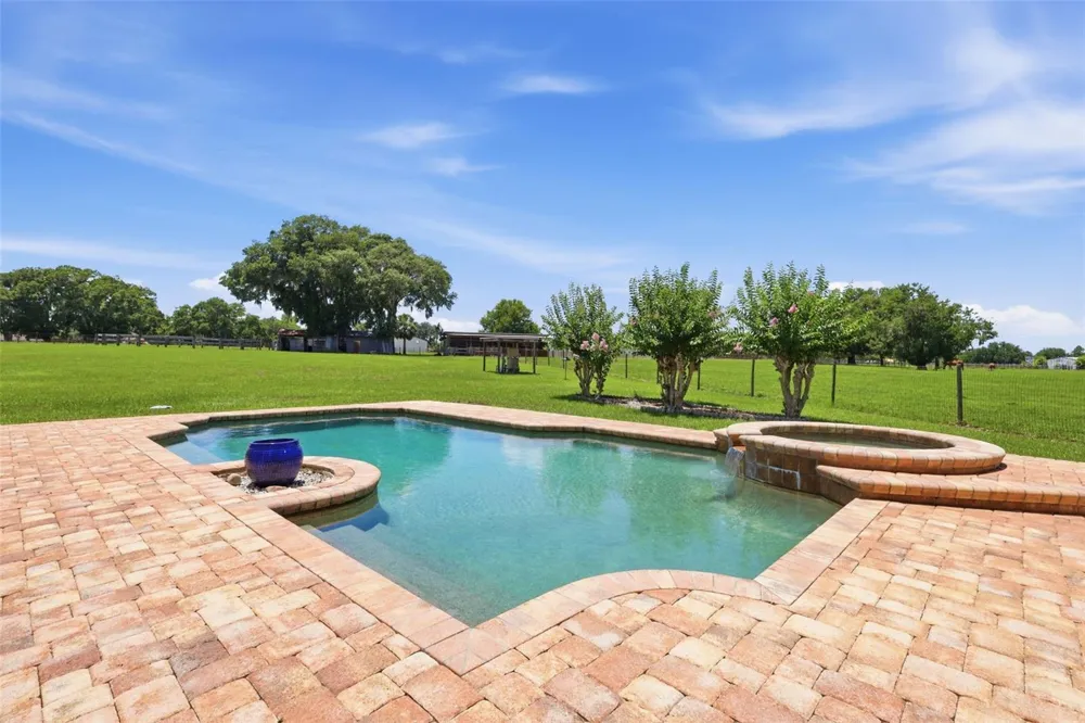 1200 HART ROAD Geneva, FL 32732