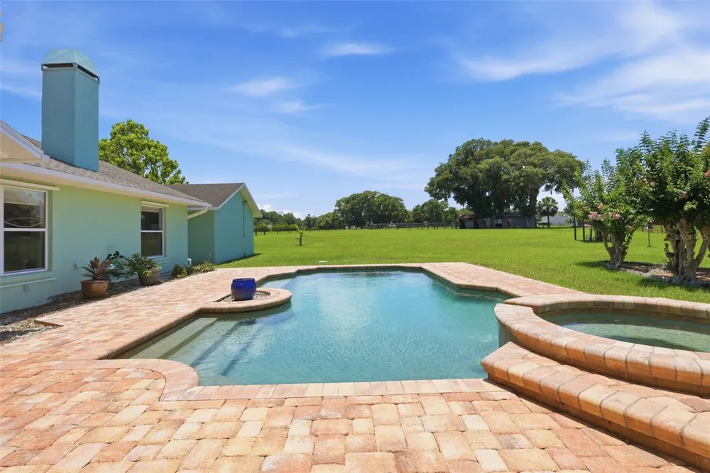 1200 HART ROAD Geneva, FL 32732