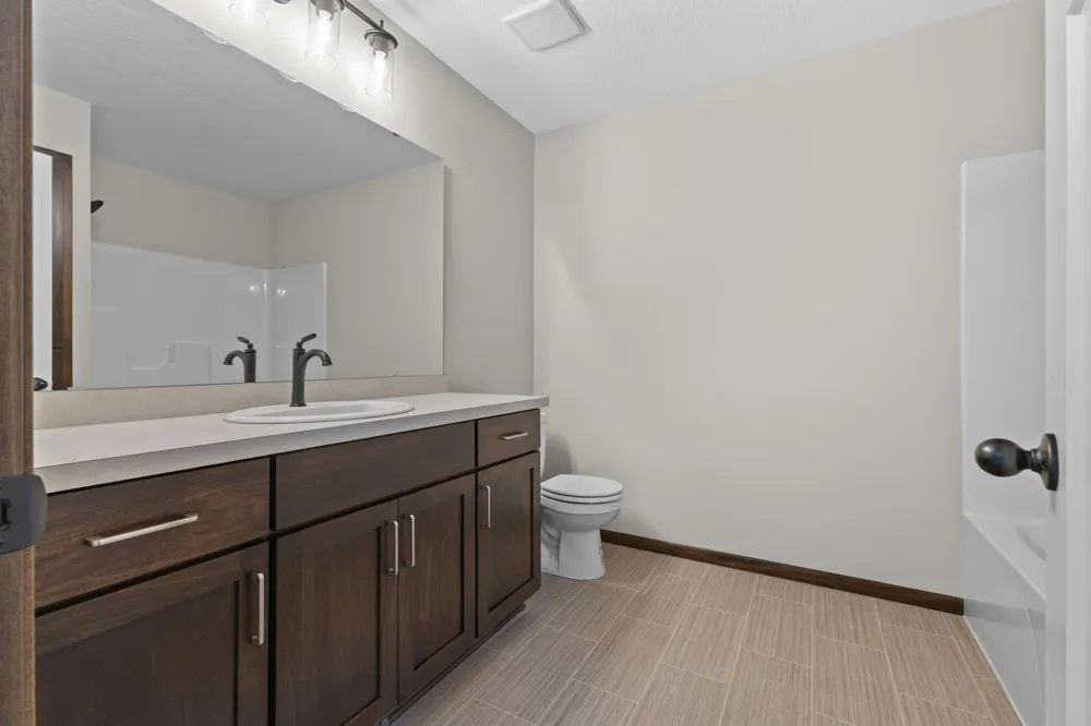 520 Lois Lane Lino Lakes, MN 55014
