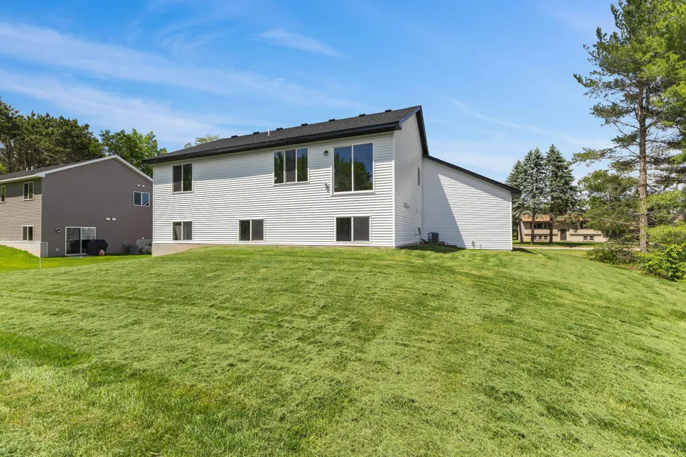 520 Lois Lane Lino Lakes, MN 55014