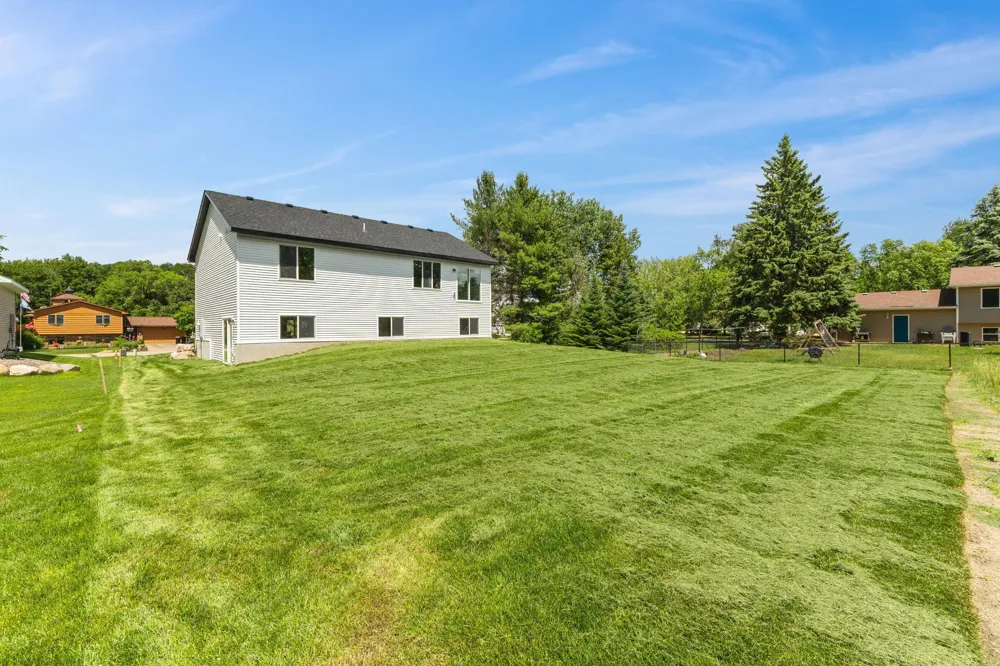 520 Lois Lane Lino Lakes, MN 55014