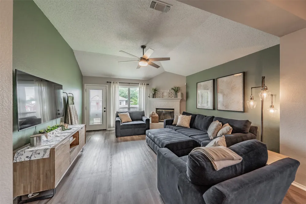 7000 Rovato Drive Arlington, TX 76001