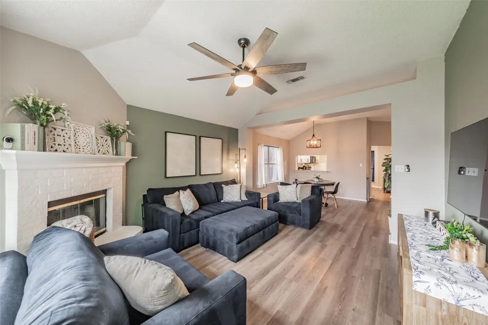 7000 Rovato Drive Arlington, TX 76001
