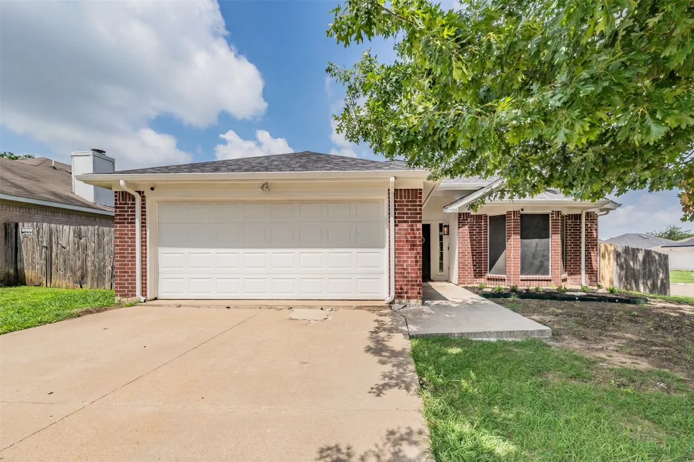 7000 Rovato Drive Arlington, TX 76001