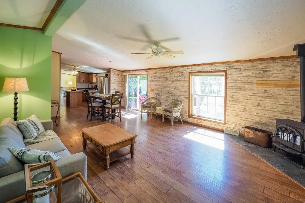 84 Thelen Drive Cheshire Township, MI 49055
