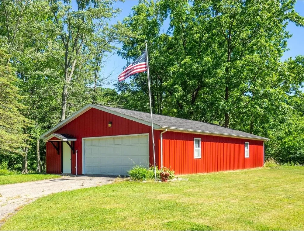 84 Thelen Drive Cheshire Township, MI 49055