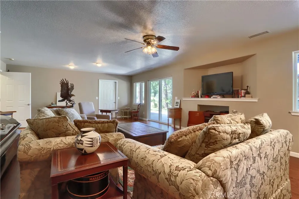 5800 Lehamite Fall Road Mariposa, CA 95338