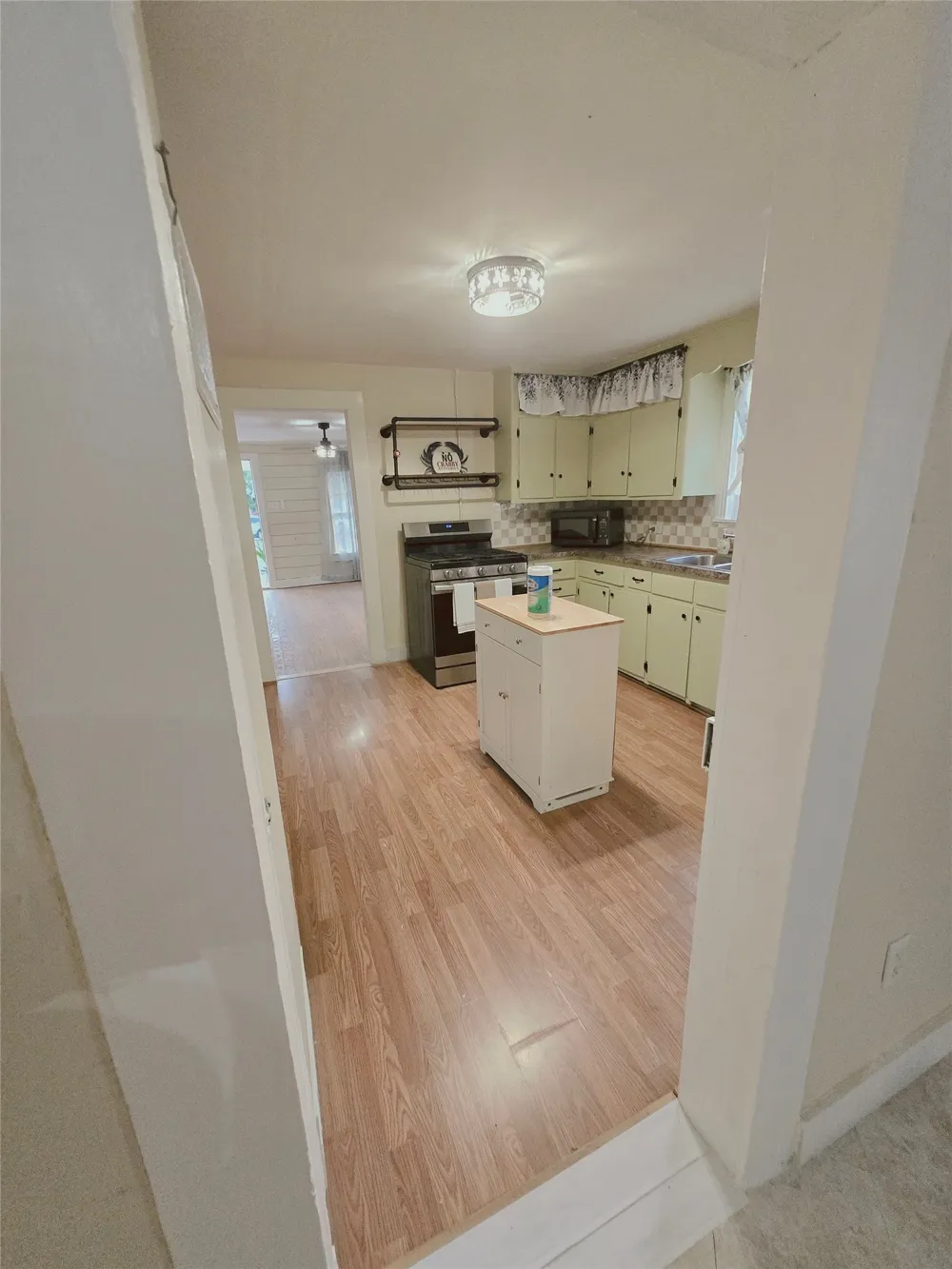 404 Hill Street Itasca, TX 76055