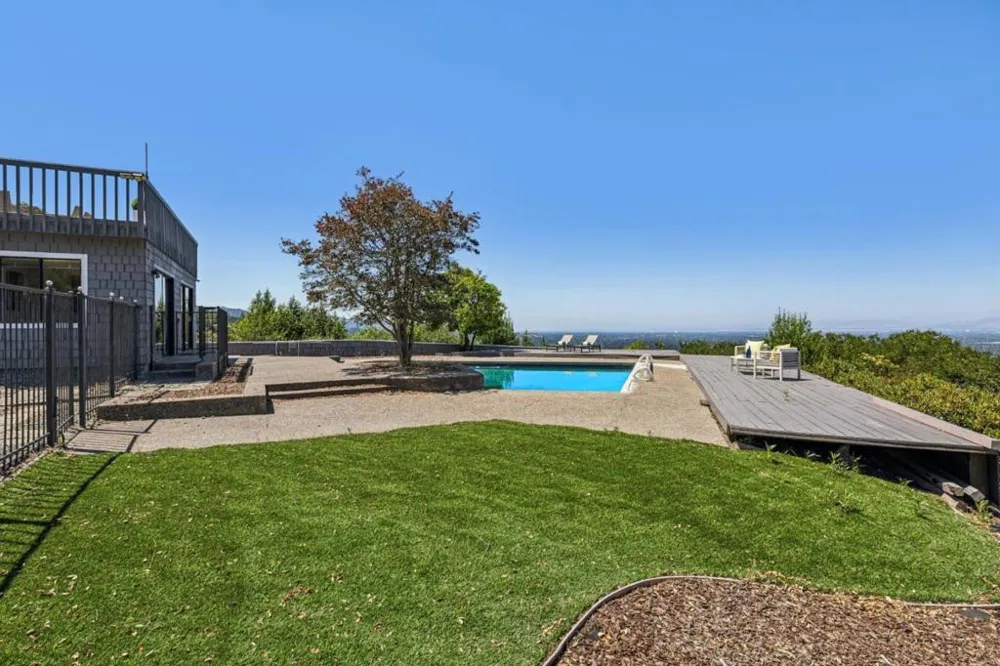 16490 Wood Acres Road Los Gatos, CA 95030