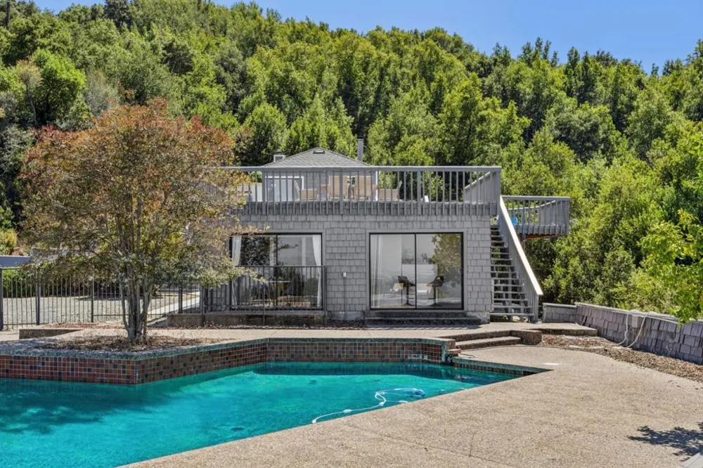 16490 Wood Acres Road Los Gatos, CA 95030