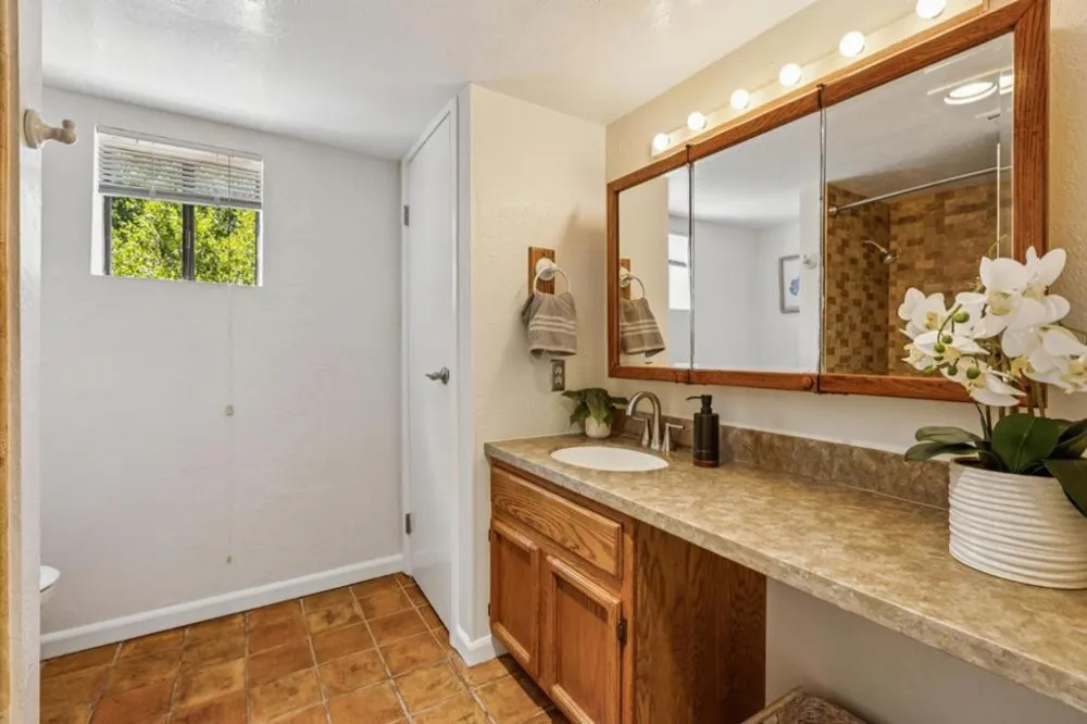 16490 Wood Acres Road Los Gatos, CA 95030