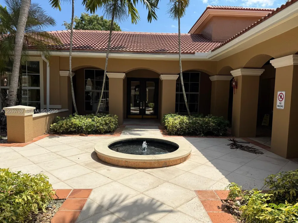 8050 Nob Hill Rd #105 Tamarac, FL 33321