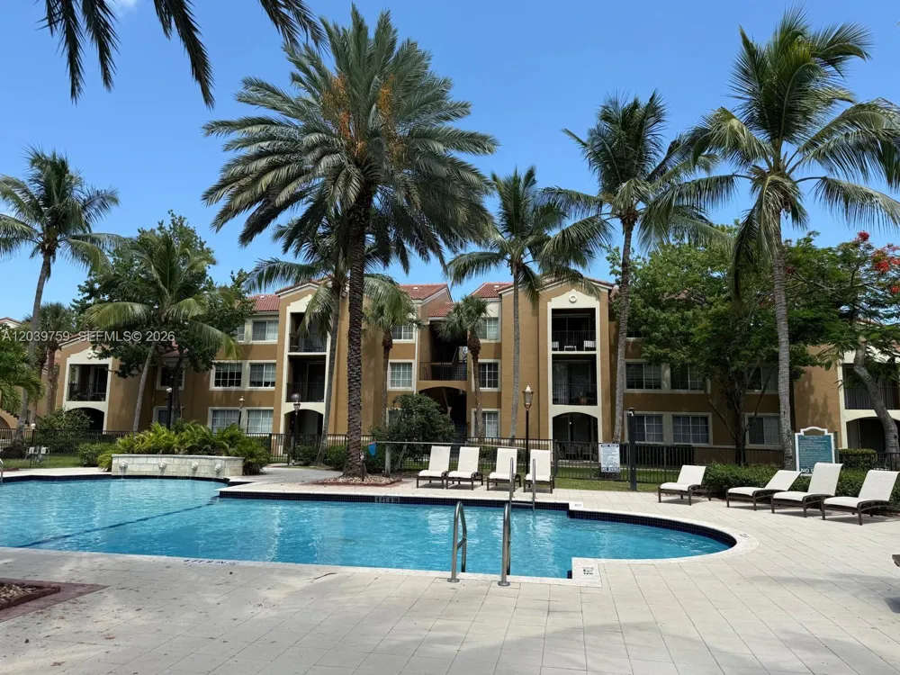 8050 Nob Hill Rd #105 Tamarac, FL 33321