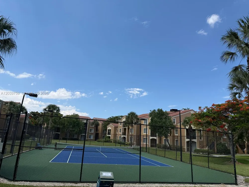 8050 Nob Hill Rd #105 Tamarac, FL 33321