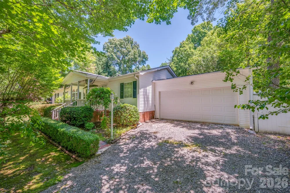 98 Lanning Drive Columbus, NC 28722