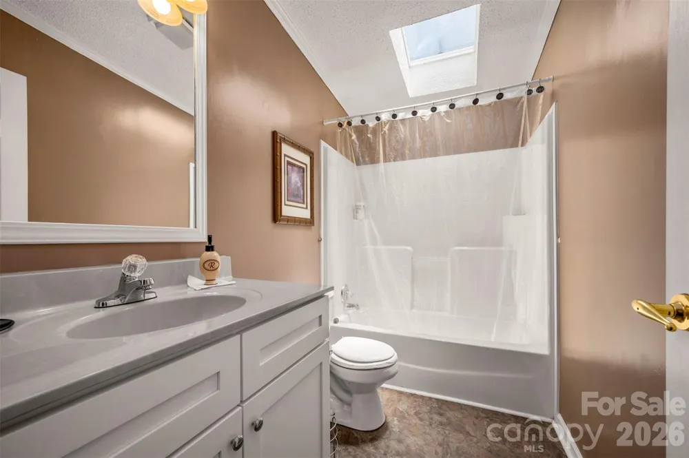 98 Lanning Drive Columbus, NC 28722