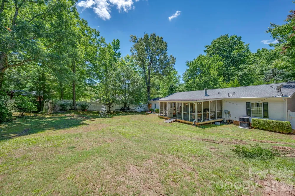98 Lanning Drive Columbus, NC 28722