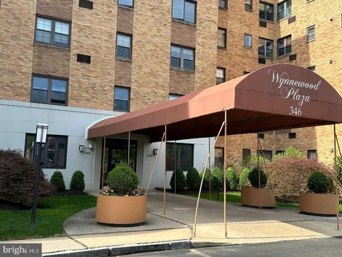 346 E LANCASTER AVENUE #212