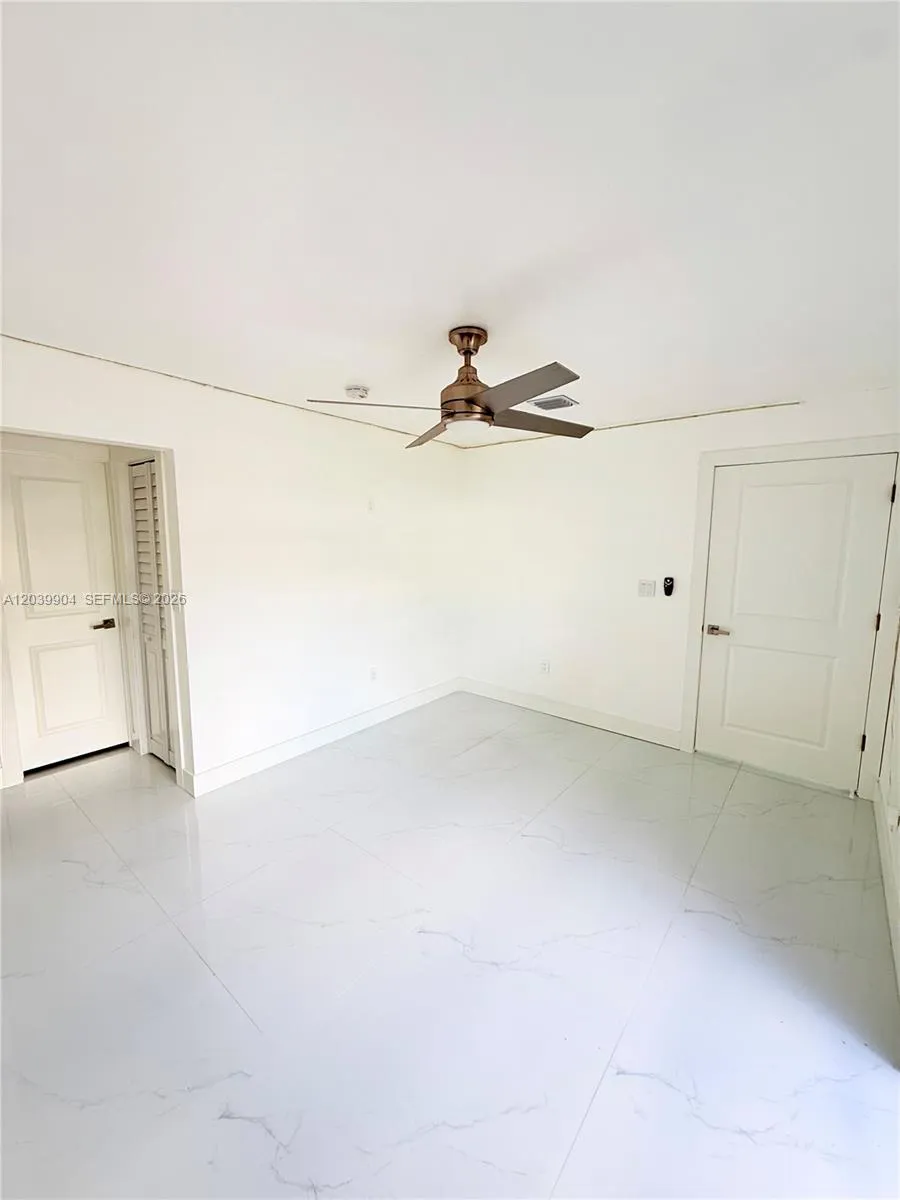 18133 SW 93rd Ave Palmetto Bay, FL 33157