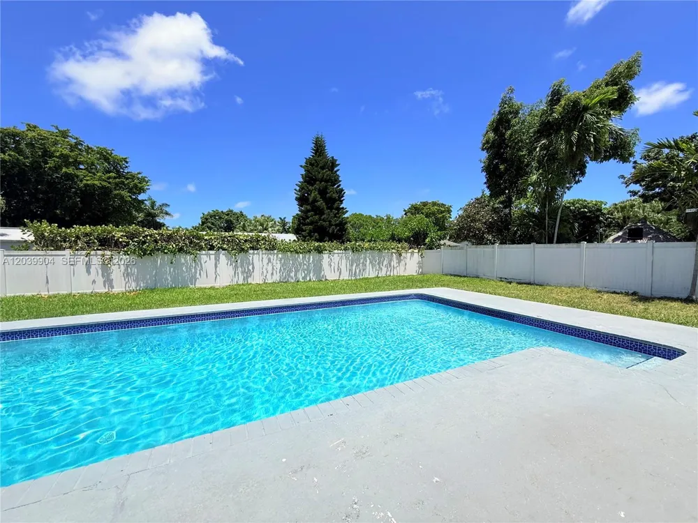 18133 SW 93rd Ave Palmetto Bay, FL 33157