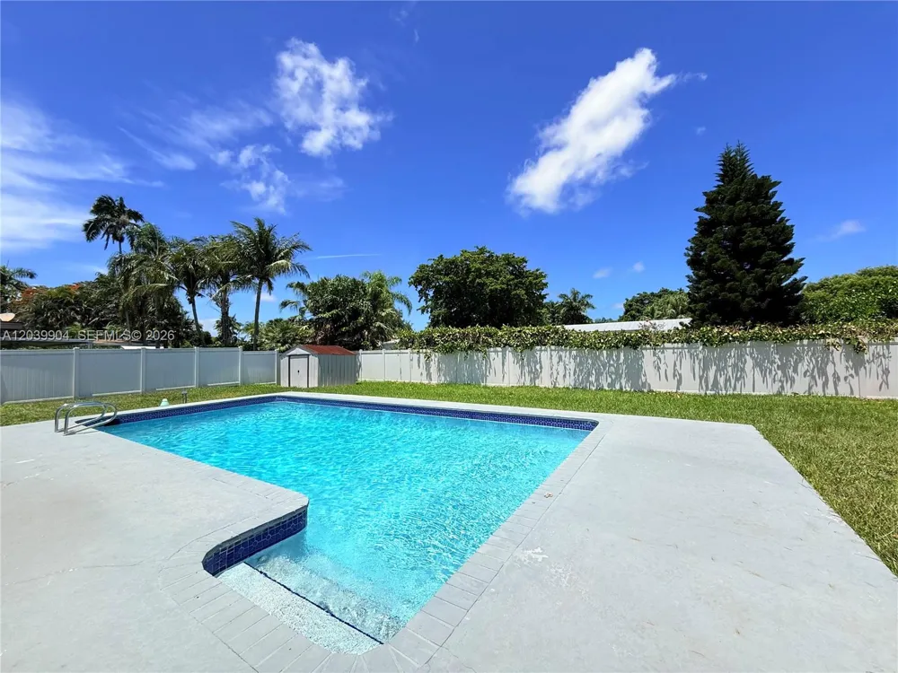 18133 SW 93rd Ave Palmetto Bay, FL 33157