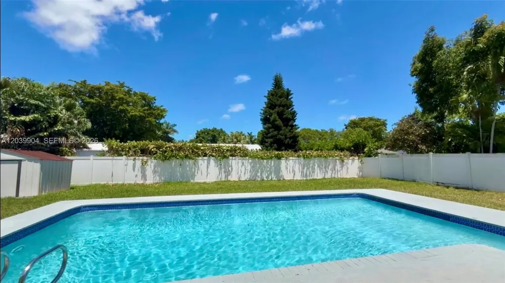 18133 SW 93rd Ave Palmetto Bay, FL 33157