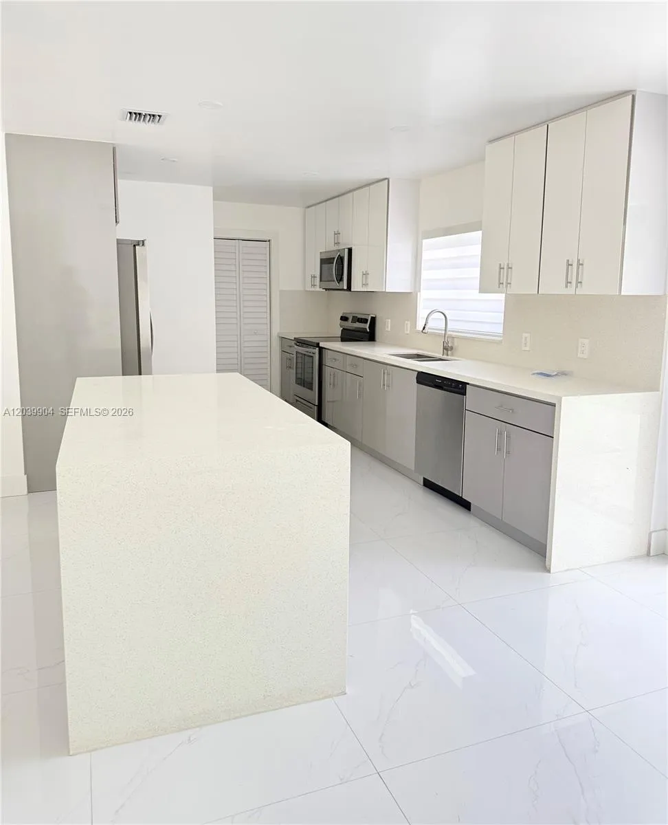 18133 SW 93rd Ave Palmetto Bay, FL 33157