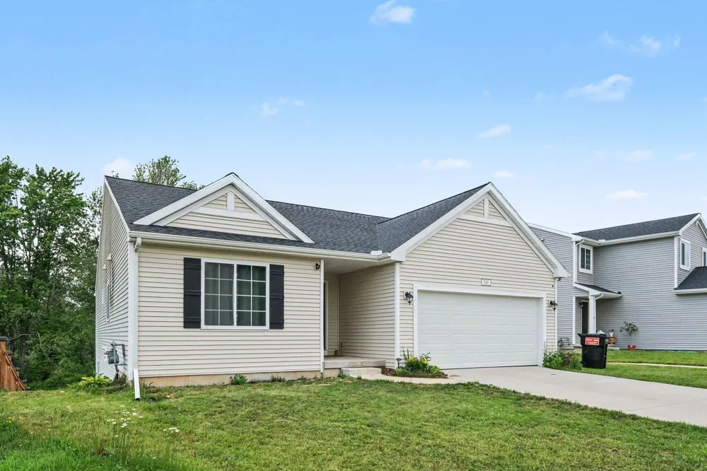 501 Pioneer Trail Cedar Springs, MI 49319