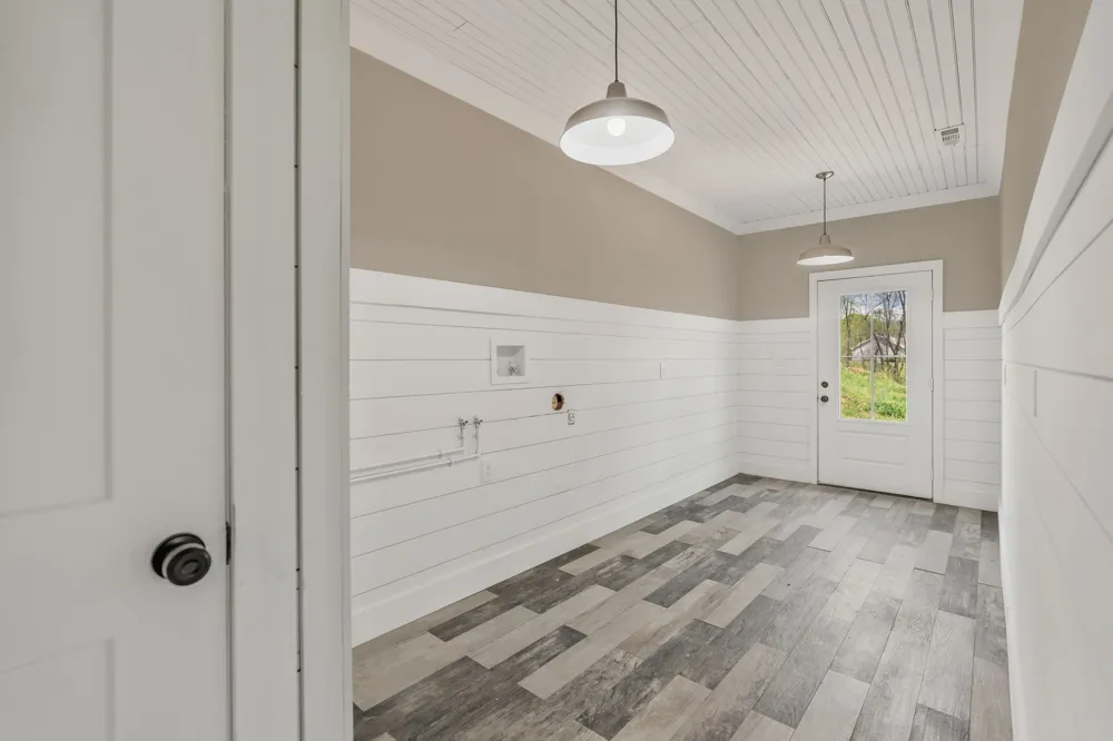 90 Day Rd Leoma, TN 38468