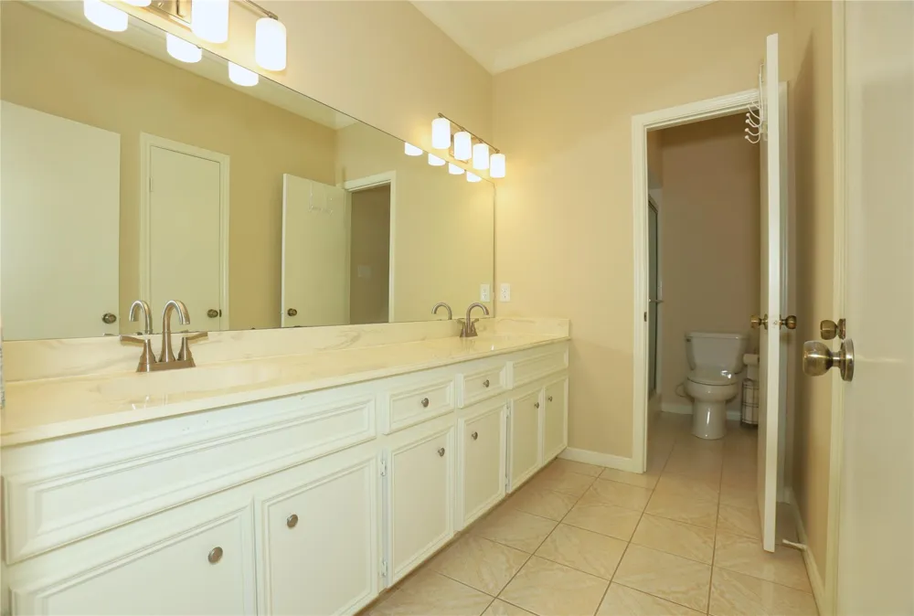 107 Manor Place Lake Jackson, TX 77566