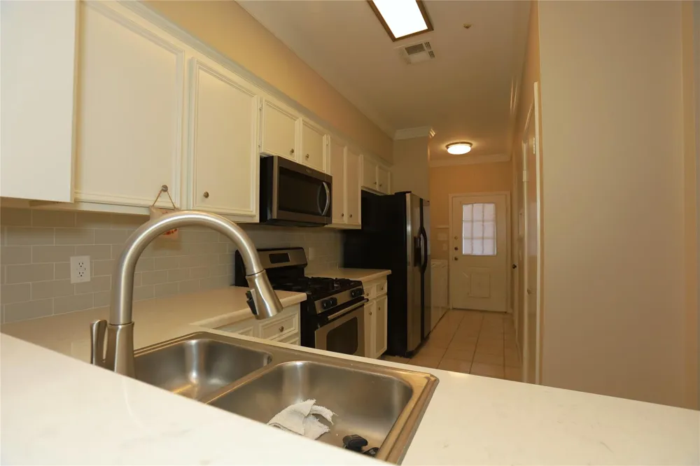 107 Manor Place Lake Jackson, TX 77566