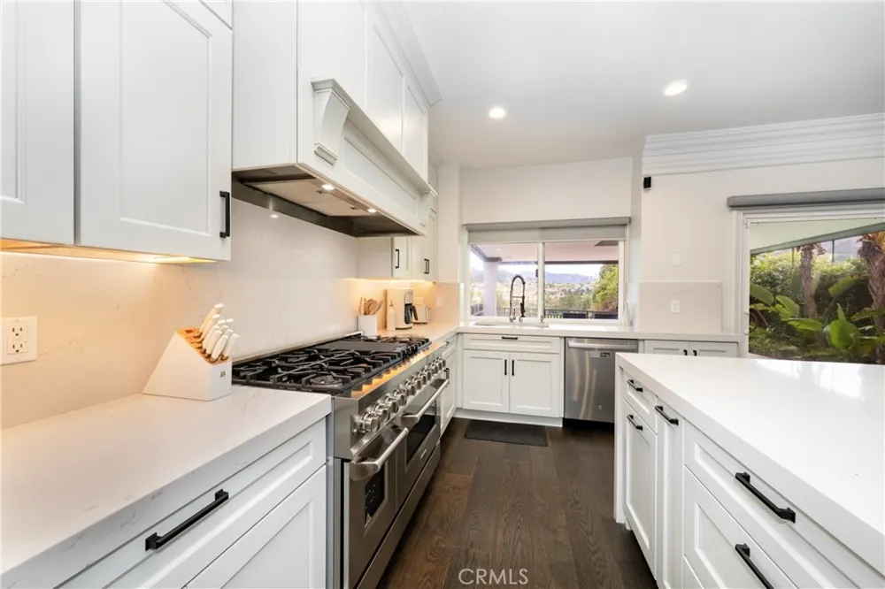 24408 Voltara Court Calabasas, CA 91302