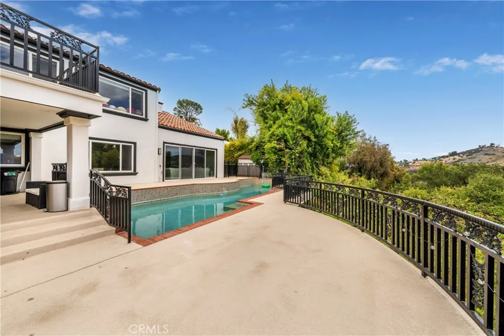 24408 Voltara Court Calabasas, CA 91302