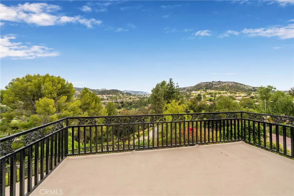 24408 Voltara Court Calabasas, CA 91302